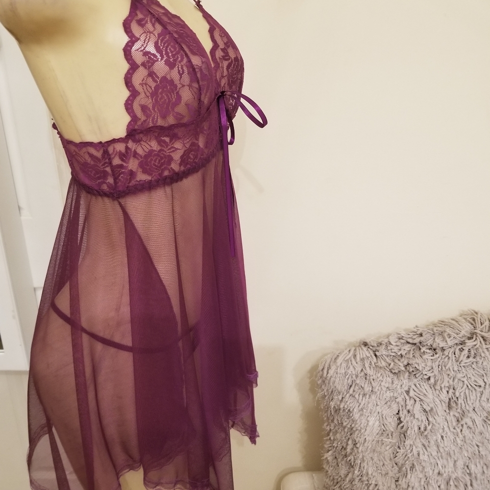Lingerie - Picture 2 of 3
